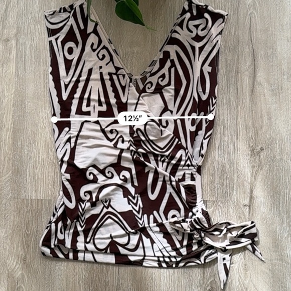 Vintage y2k Geometric Print V Neck Drape front Top - Picture 4 of 5